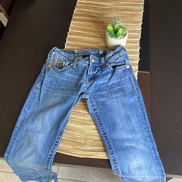 GUC Miss Me jeans .. tons of detail size 28 - Picture 1 of 5